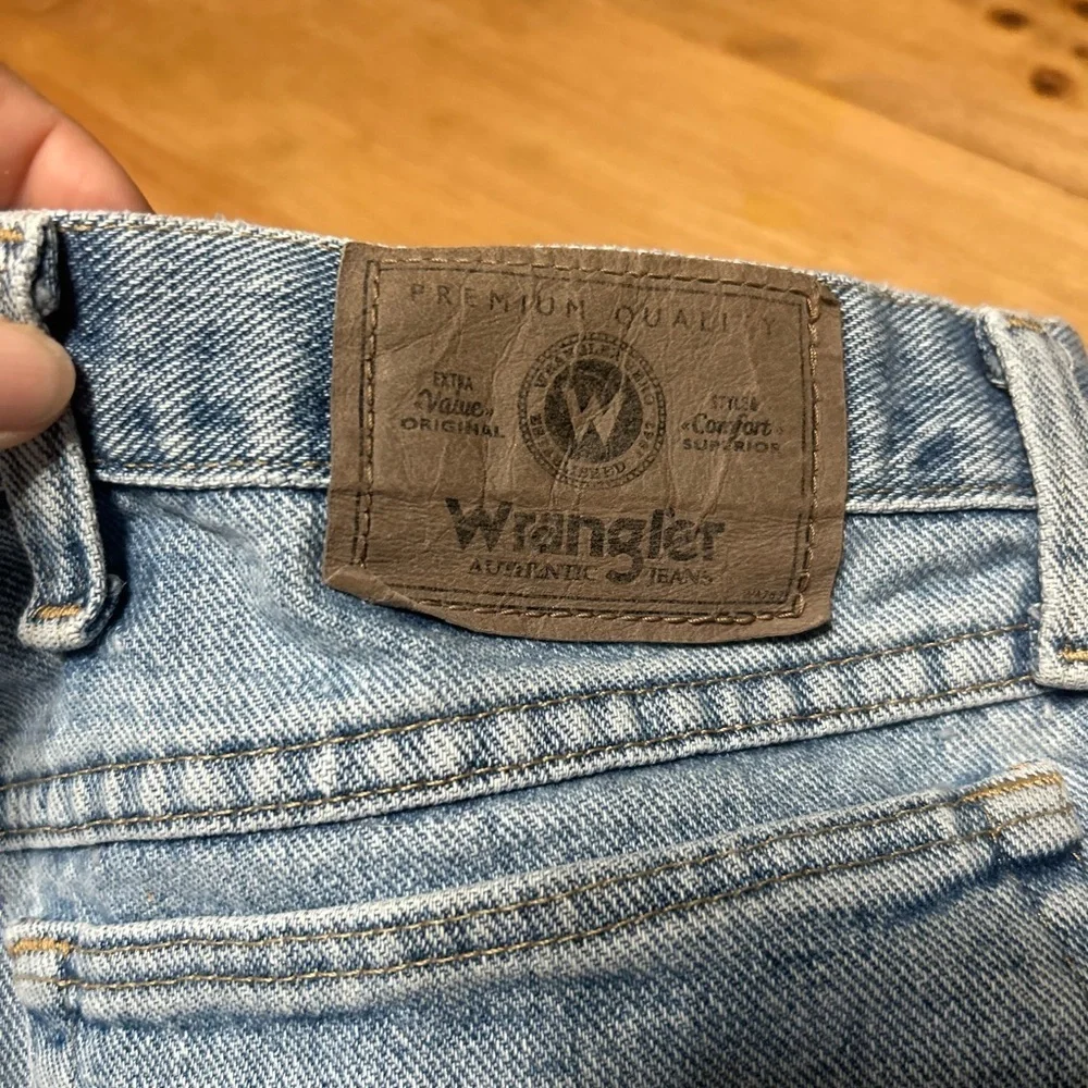 90s Wrangler Light Blue Jean Shorts for Men size 42